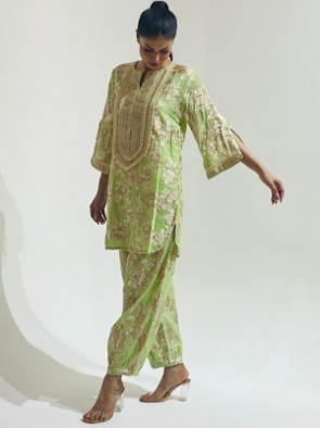 Mulberry Blue Saba'26 Look 3